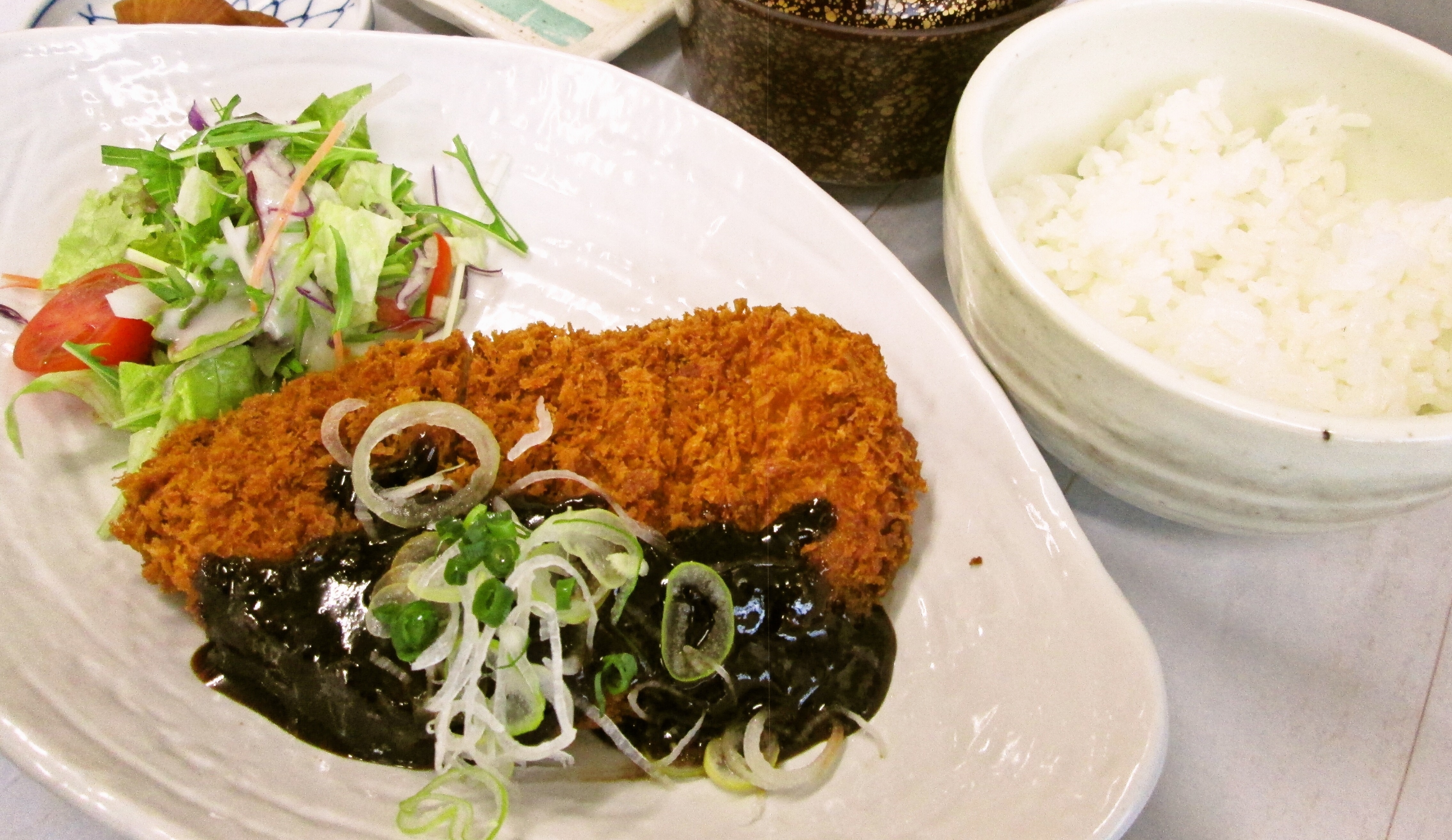 国産豚の葱味噌カツ《豆腐の味噌汁》