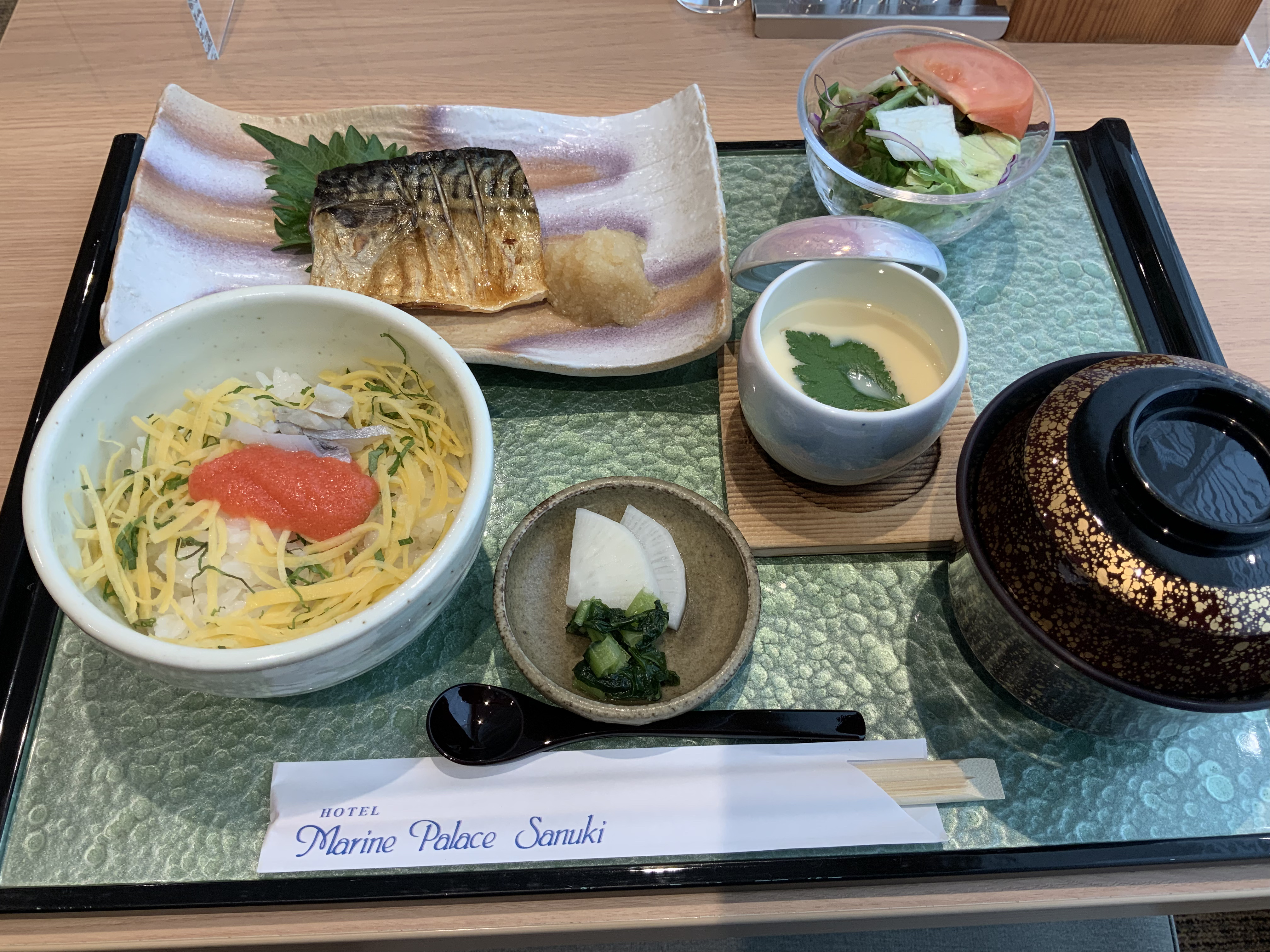 博多明太子丼　鯖塩焼　茶碗蒸し