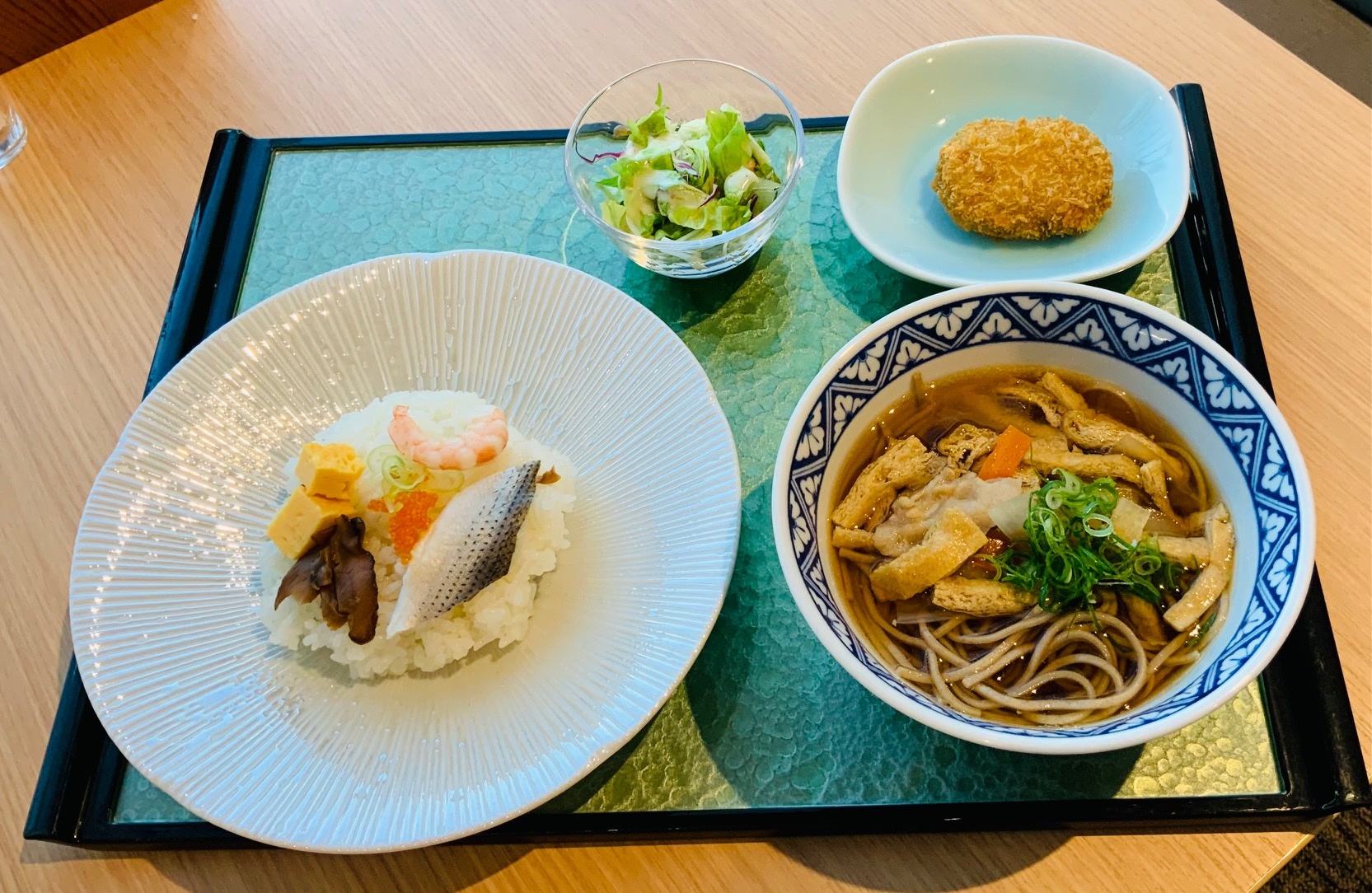 年越ししっぽく蕎麦・ばら寿司・旨口牛肉コロッケ