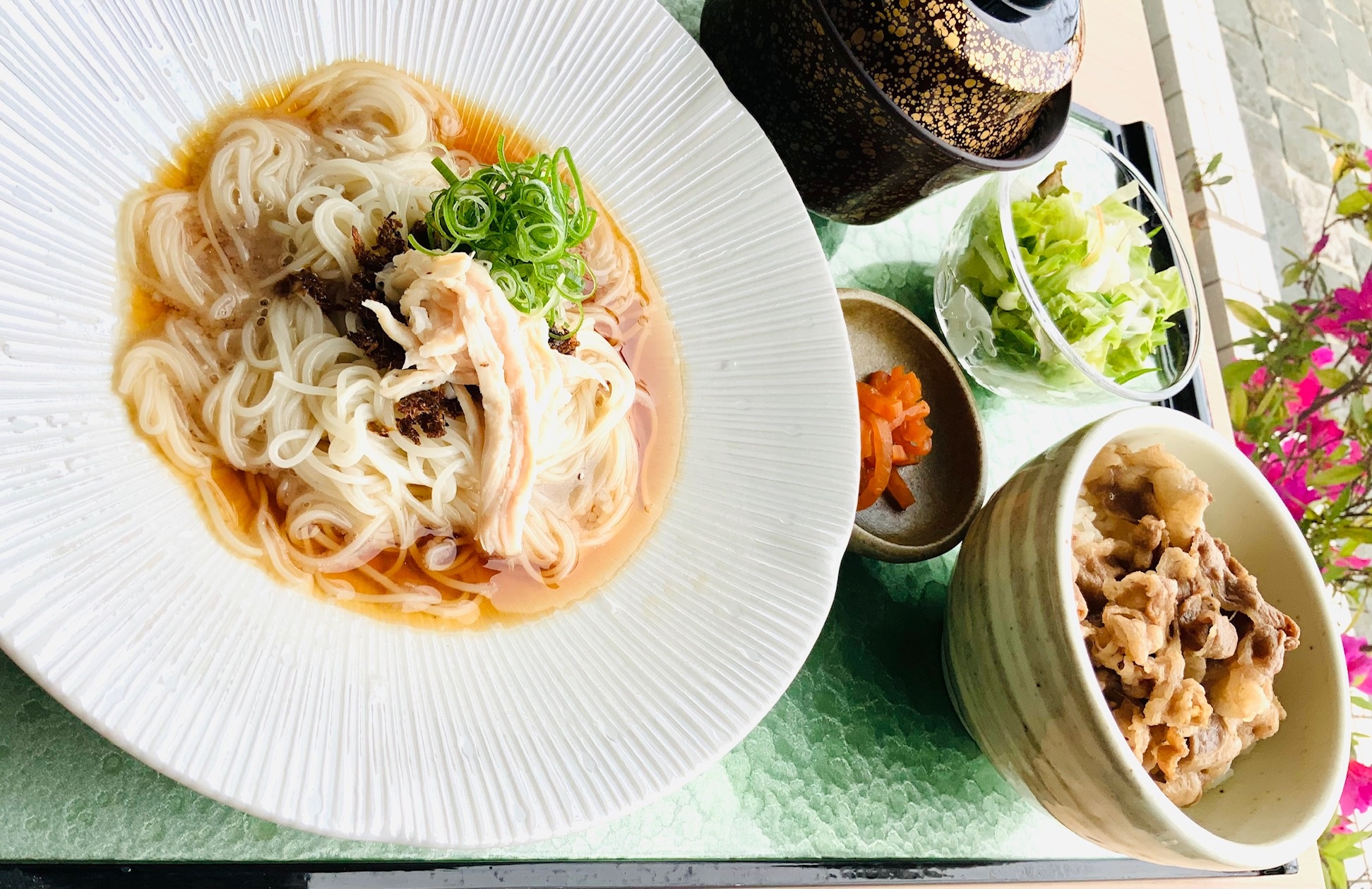 NEW 　土庄小豆島　特産品ランチ　島の光　イリコ雑ぜ蕎麦風　肉丼