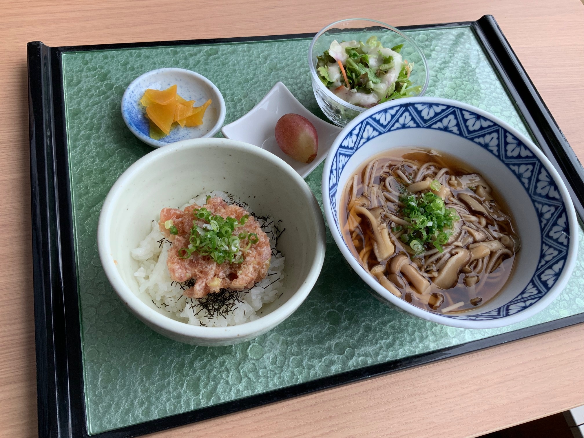 NEW　ネギトロ丼＆キノコ餡かけ蕎麦