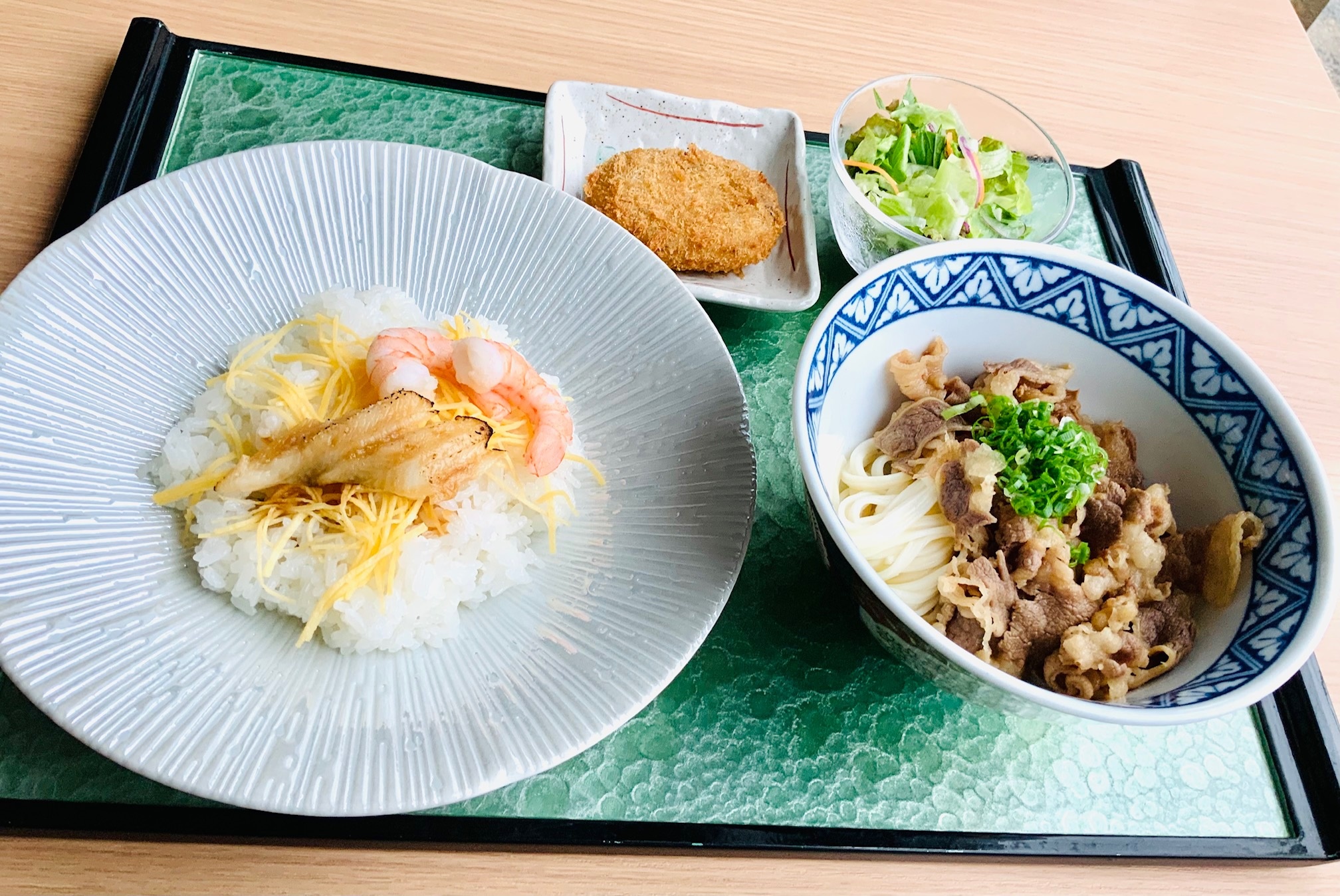 NEW　★肉うどん&穴子と海老ちらし寿司