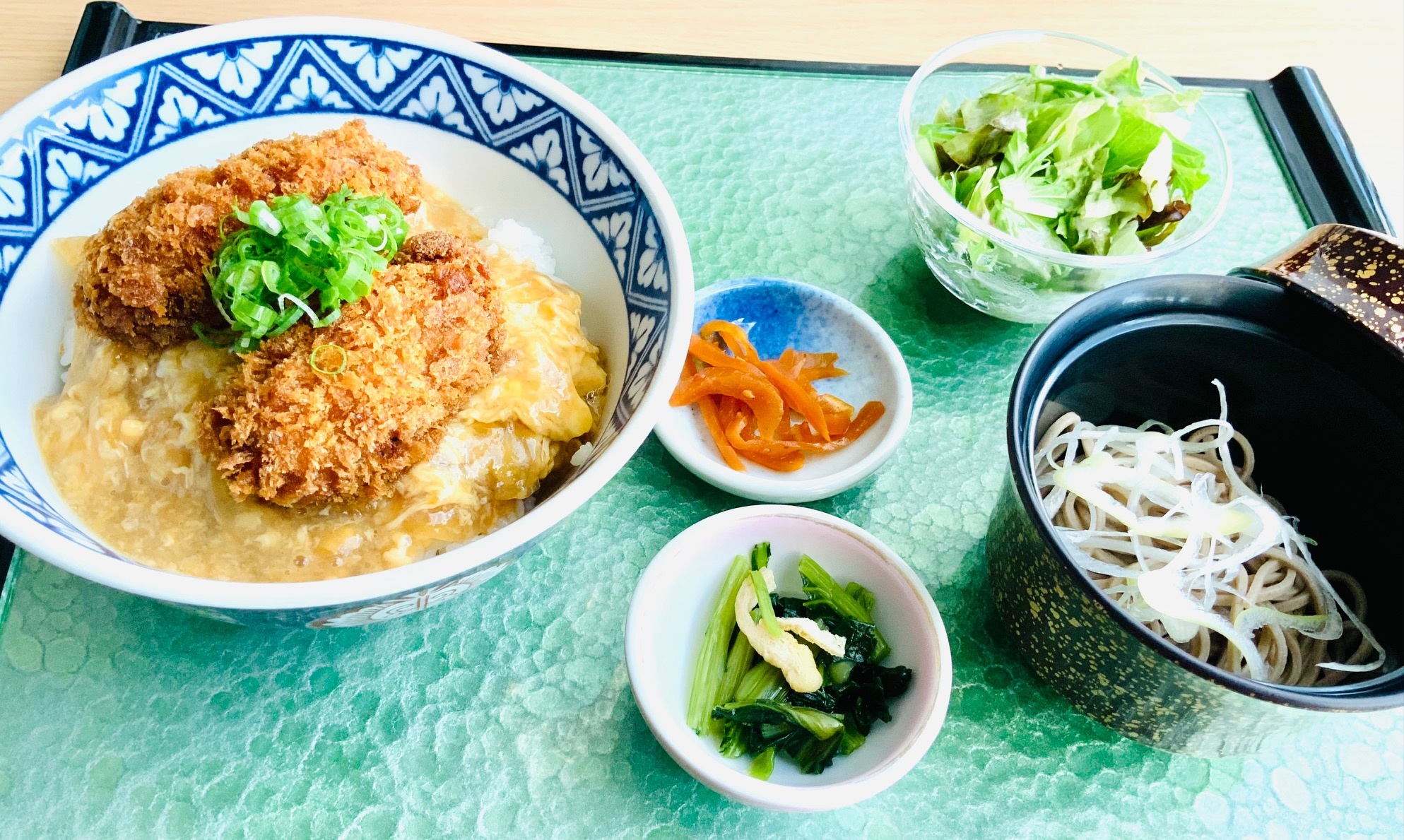 NEW 広島産大牡蠣フライ（２個付）玉子とじ丼　かけ蕎麦