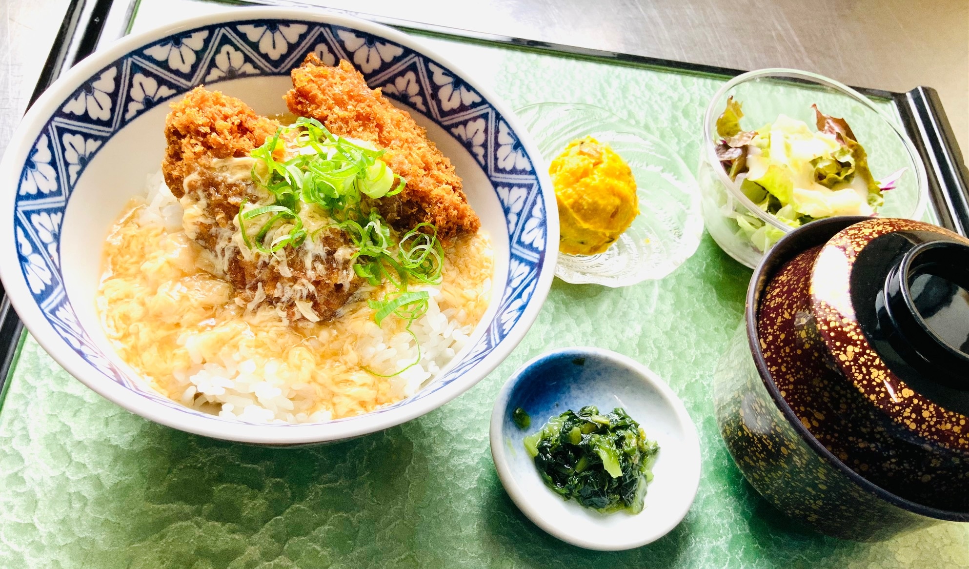 NEW 広島産牡蠣フライ玉子とじ丼